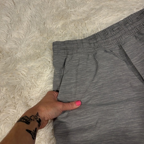 Lululemon Pace Breaker Short Linerless Heather Allover Sea Gray Men’s Size Large - Picture 6 of 16